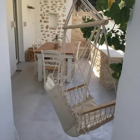 Modern House Near Parikia With 3 Bedrooms & 2 Bath Páros