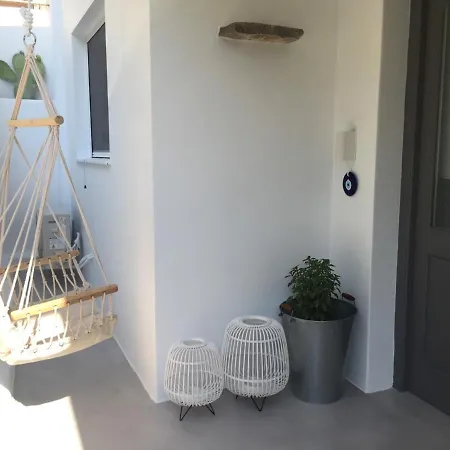 Modern House Near Parikia With 3 Bedrooms & 2 Bath Páros