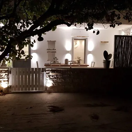 Modern House Near Parikia With 3 Bedrooms & 2 Bath * Páros