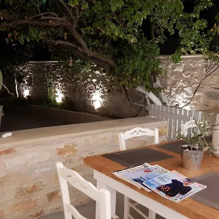 Modern House Near Parikia With 3 Bedrooms & 2 Bath 펜션 Páros