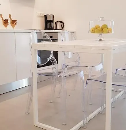 Modern House Near Parikia With 3 Bedrooms & 2 Bath 펜션