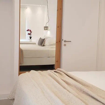 Modern House Near Parikia With 3 Bedrooms & 2 Bath Páros