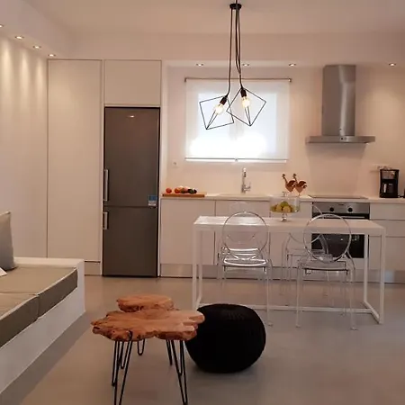 Modern House Near Parikia With 3 Bedrooms & 2 Bath * Páros