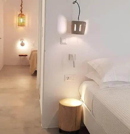 Modern House Near Parikia With 3 Bedrooms & 2 Bath 펜션 Páros