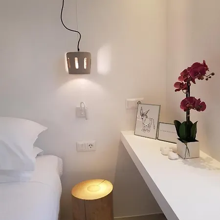 Modern House Near Parikia With 3 Bedrooms & 2 Bath *