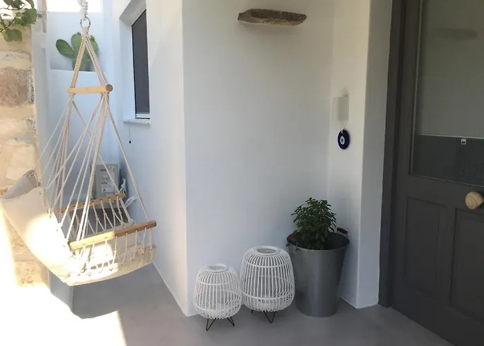 Modern House Near Parikia With 3 Bedrooms & 2 Bath Páros