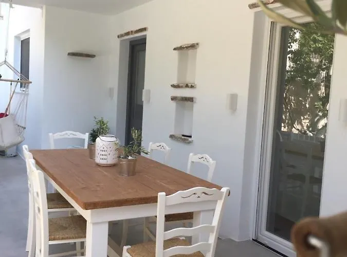 Feriehus Modern House Near Parikia With 3 Bedrooms & 2 Bath *