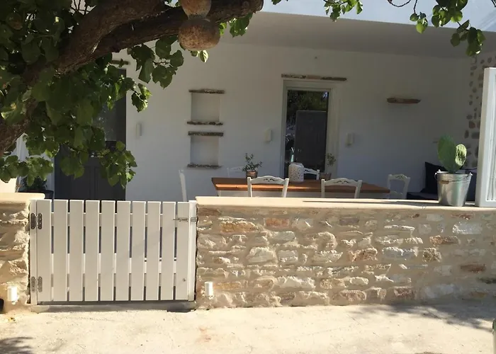 Modern House Near Parikia With 3 Bedrooms & 2 Bath * Páros