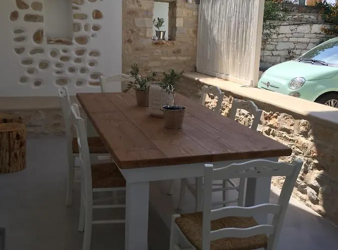 Modern House Near Parikia With 3 Bedrooms & 2 Bath Feriehus Páros