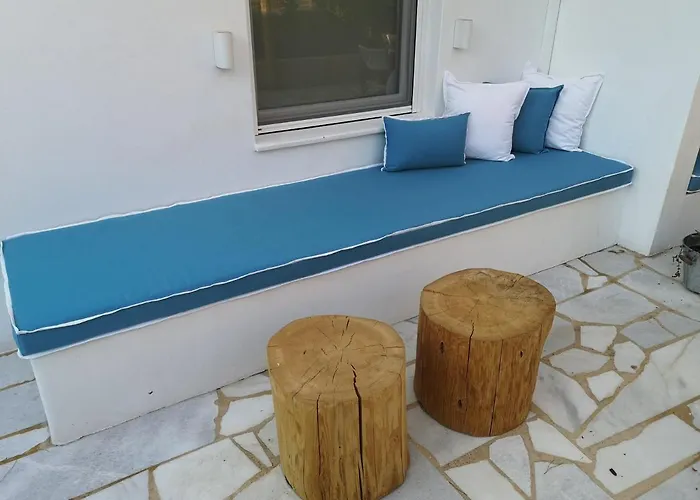 Modern House Near Parikia With 3 Bedrooms & 2 Bath