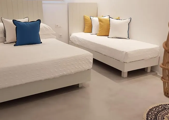 Modern House Near Parikia With 3 Bedrooms & 2 Bath Feriehus Páros