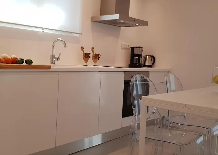 Feriehus Modern House Near Parikia With 3 Bedrooms & 2 Bath *