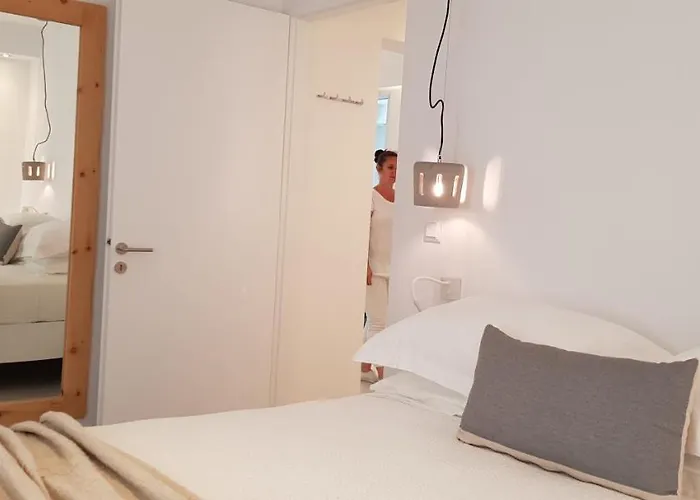 Modern House Near Parikia With 3 Bedrooms & 2 Bath *