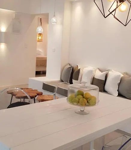 Modern House Near Parikia With 3 Bedrooms & 2 Bath Feriehus Páros