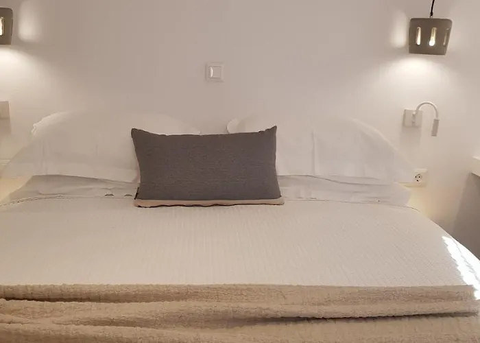 Feriehus Modern House Near Parikia With 3 Bedrooms & 2 Bath Páros