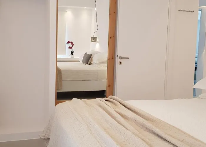 Modern House Near Parikia With 3 Bedrooms & 2 Bath Páros